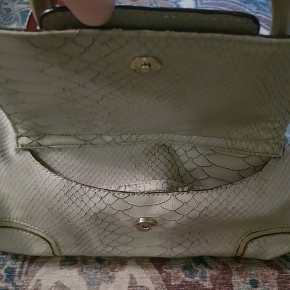 Handbag and wallet - Picture 2 of 15